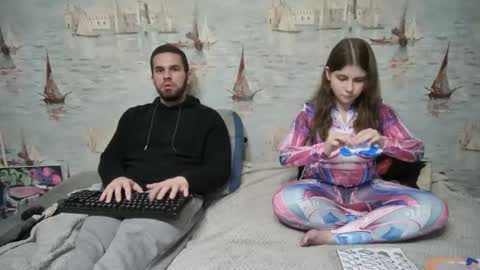 Alex and Sarah online show from October 11, 8:29 pm