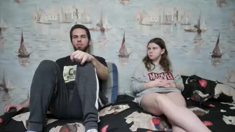 Alex and Sarah online show from November 9, 6:50 pm