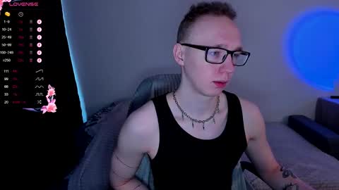 alex_silent online show from November 15, 9:28 am