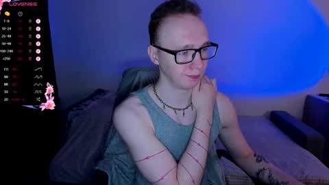 alex_silent online show from December 1, 11:48 am