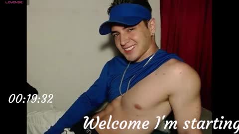 Snapshot of alex_smith0 chatting on September 28, 6:24 pm online show from September 28, 6:24 pm