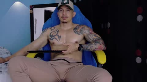 alex_sthorm online show from February 25, 4:00 am