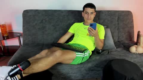 Snapshot of alex_woll11 chatting on November 2, 7:16 pm Alex Woll online show from November 2, 7:16 pm