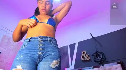 alexa andherson online show from December 28, 8:04 pm