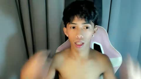Snapshot of alexa_chi chatting on May 18, 4:35 pm Alexa online show from May 18, 4:35 pm