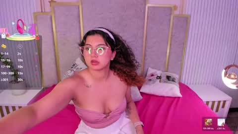 Snapshot of alexa_cutte_ chatting on April 28, 10:42 am A L E X A online show from April 28, 10:42 am