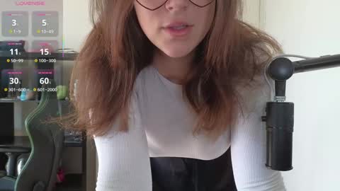 dont be afraid to click social media link its  working  just click on that  online show from October 8, 5:32 pm