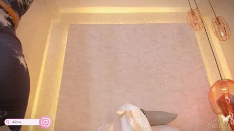 Alexa Millers online show from December 19, 5:14 am