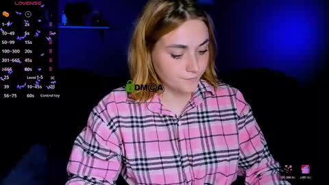 Snapshot of alexa_night_ chatting on October 18, 8:37 am alexa_night_ online show from October 18, 8:37 am