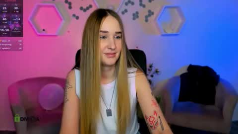 Snapshot of alexa_night_ chatting on November 19, 3:01 pm alexa_night_ online show from November 19, 3:01 pm