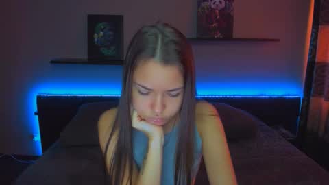 Snapshot of alexabarkley chatting on October 9, 12:19 am angel online show from October 9, 12:19 am