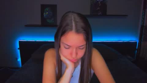 Snapshot of alexabarkley chatting on October 16, 12:33 am angel online show from October 16, 12:33 am