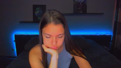 Snapshot of alexabarkley chatting on October 21, 12:22 am angel online show from October 21, 12:22 am