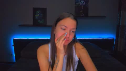 Snapshot of alexabarkley chatting on October 27, 12:15 am angel online show from October 27, 12:15 am