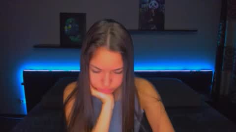 Snapshot of alexabarkley chatting on October 28, 12:25 am angel online show from October 28, 12:25 am