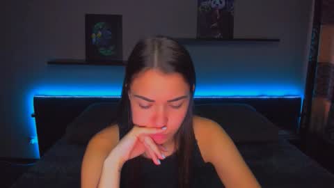 Snapshot of alexabarkley chatting on October 29, 1:30 am angel online show from October 29, 1:30 am