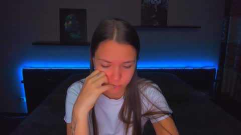 Snapshot of alexabarkley chatting on November 12, 12:33 am angel online show from November 12, 12:33 am