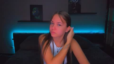 Snapshot of alexabarkley chatting on December 15, 12:15 am angel online show from December 15, 12:15 am