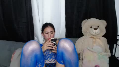 Snapshot of alexablairee chatting on January 18, 3:27 pm alexablairee online show from January 18, 3:27 pm