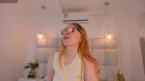 Snapshot of alexahandler chatting on October 19, 3:51 am Alexa Handler online show from October 19, 3:51 am