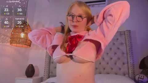 Snapshot of alexahandler chatting on November 27, 7:49 pm Alexa Handler online show from November 27, 7:49 pm