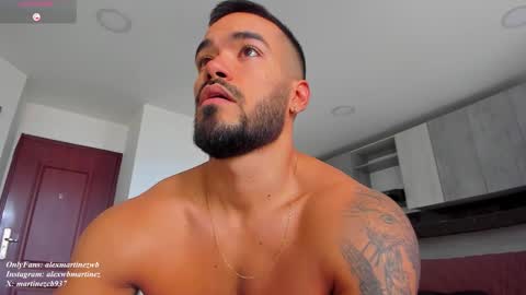 Snapshot of alexander_martines chatting on October 13, 7:14 pm Onlyfansalexmartinezwb Instagram alexwbmartinez Twitter martinezcb937 online show from October 13, 7:14 pm