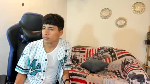 Snapshot of alexandluke1 chatting on October 17, 1:46 pm chicos hot online show from October 17, 1:46 pm