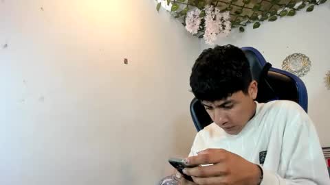 Snapshot of alexandluke1 chatting on October 20, 1:22 pm chicos hot online show from October 20, 1:22 pm