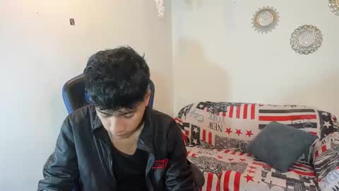 Snapshot of alexandluke1 chatting on October 27, 2:10 pm chicos hot online show from October 27, 2:10 pm