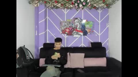 chicos hot online show from April 9, 1:16 pm