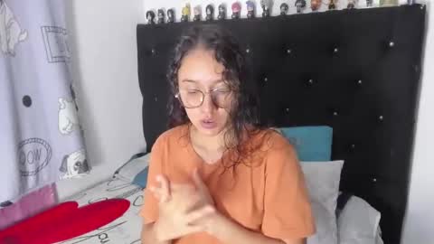Snapshot of alexandra_clauss chatting on May 20, 1:12 am alexandra clauss online show from May 20, 1:12 am
