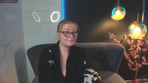 Alexandra online show from December 19, 6:01 pm