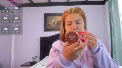 Snapshot of alexandra_torress chatting on October 17, 3:36 pm alexandra online show from October 17, 3:36 pm