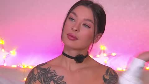 AlexandraBloom online show from December 14, 7:36 pm