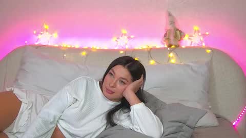 AlexandraBloom online show from December 15, 2:08 am