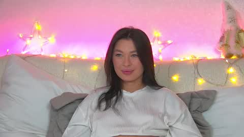 AlexandraBloom online show from December 15, 5:34 am