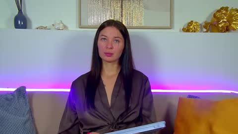 AlexandraBloom online show from September 17, 6:20 pm
