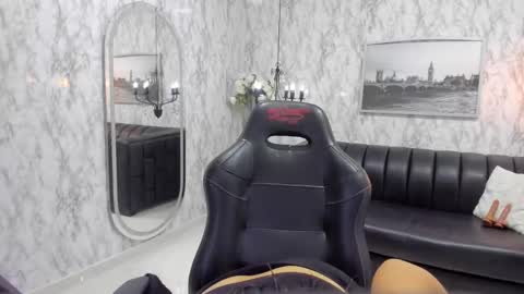 Snapshot of alexandramilff chatting on November 7, 3:17 am Alexandra Milff online show from November 7, 3:17 am