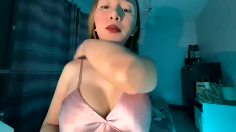 adrianagreyson online show from February 2, 11:53 am