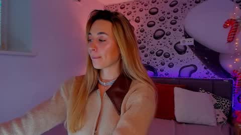 Snapshot of alexawilds chatting on January 18, 1:15 pm AlexaWilds online show from January 18, 1:15 pm