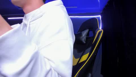 Snapshot of alexgiraldo__ chatting on November 1, 10:50 am alexgiraldo__ online show from November 1, 10:50 am