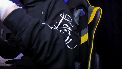 Snapshot of alexgiraldo__ chatting on November 24, 7:08 am alexgiraldo__ online show from November 24, 7:08 am