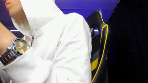 Snapshot of alexgiraldo__ chatting on November 25, 6:57 am alexgiraldo__ online show from November 25, 6:57 am