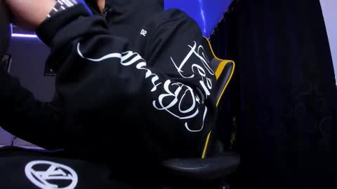 Snapshot of alexgiraldo__ chatting on December 4, 12:25 pm alexgiraldo__ online show from December 4, 12:25 pm