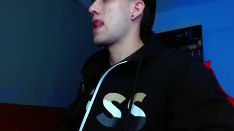 alexgiraldo__ online show from June 7, 3:21 am
