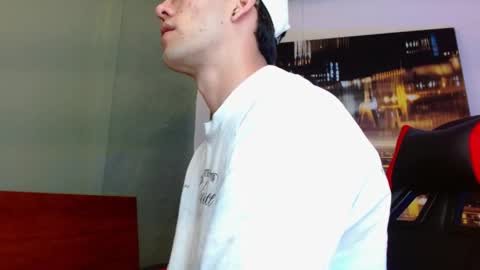 alexgiraldo__ online show from June 10, 12:55 am