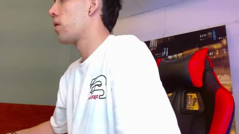 alexgiraldo__ online show from June 16, 2:09 pm