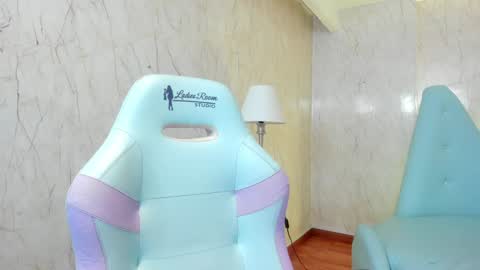 Alexiaa  Online 1430 to 2100 GMT-5 online show from December 3, 3:09 am