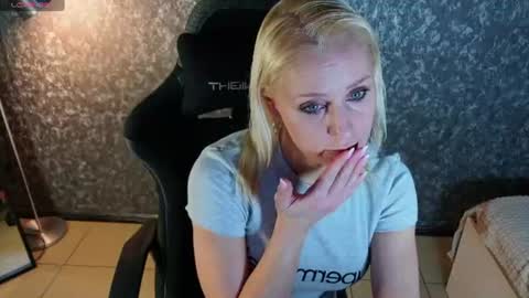 Snapshot of alexiawonder chatting on August 9, 4:56 pm Alexia online show from August 9, 4:56 pm