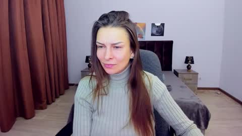 Snapshot of alexiayellow chatting on December 5, 1:03 am Alexia online show from December 5, 1:03 am